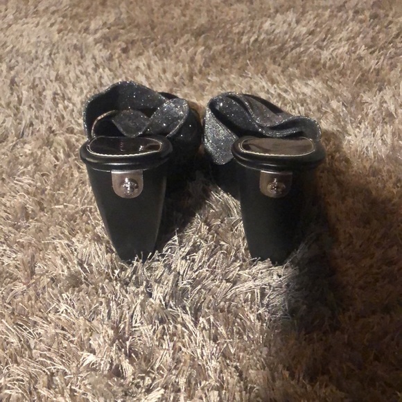 Shoes - Picture 3 of 7